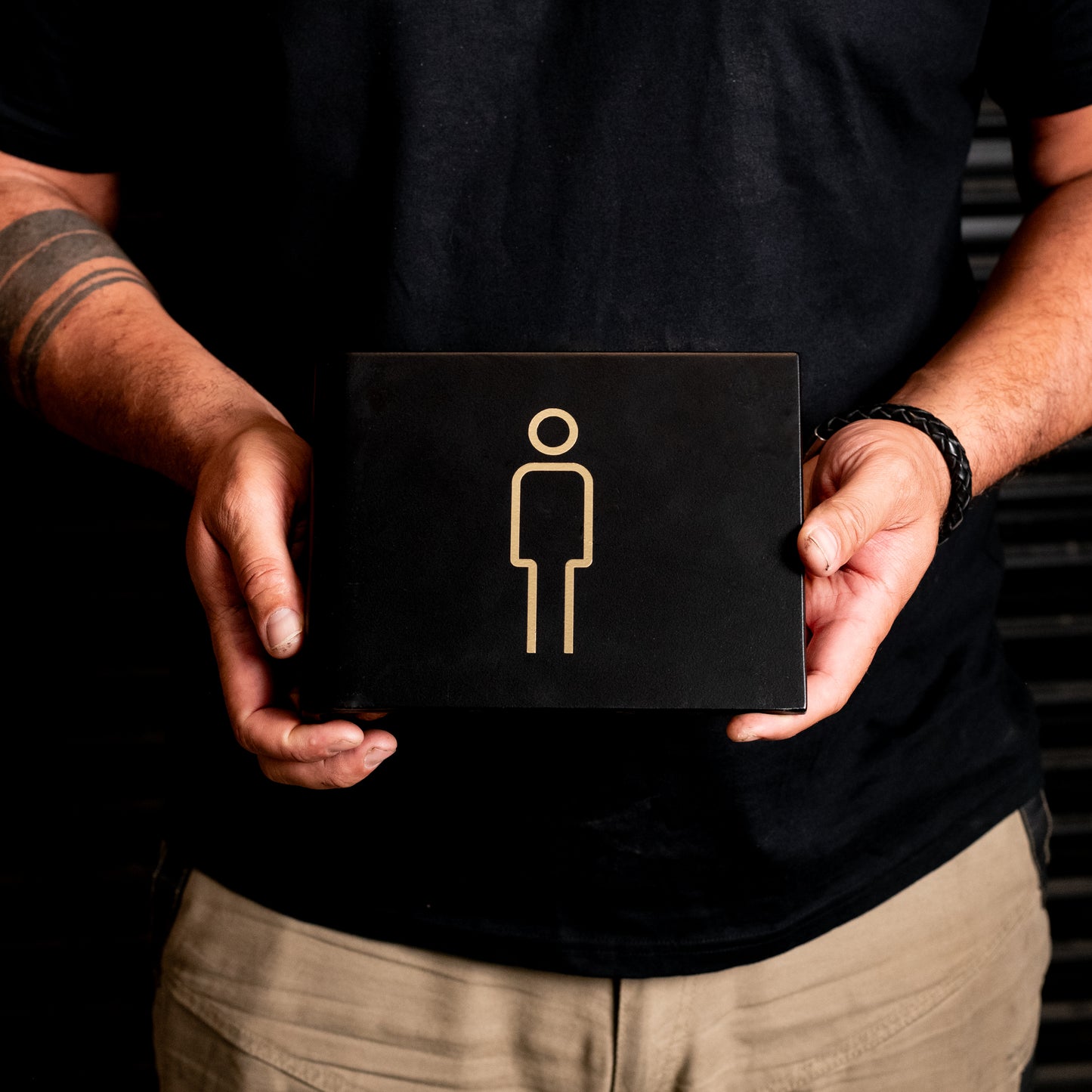 "EASY E" Short Blade Projection Sign